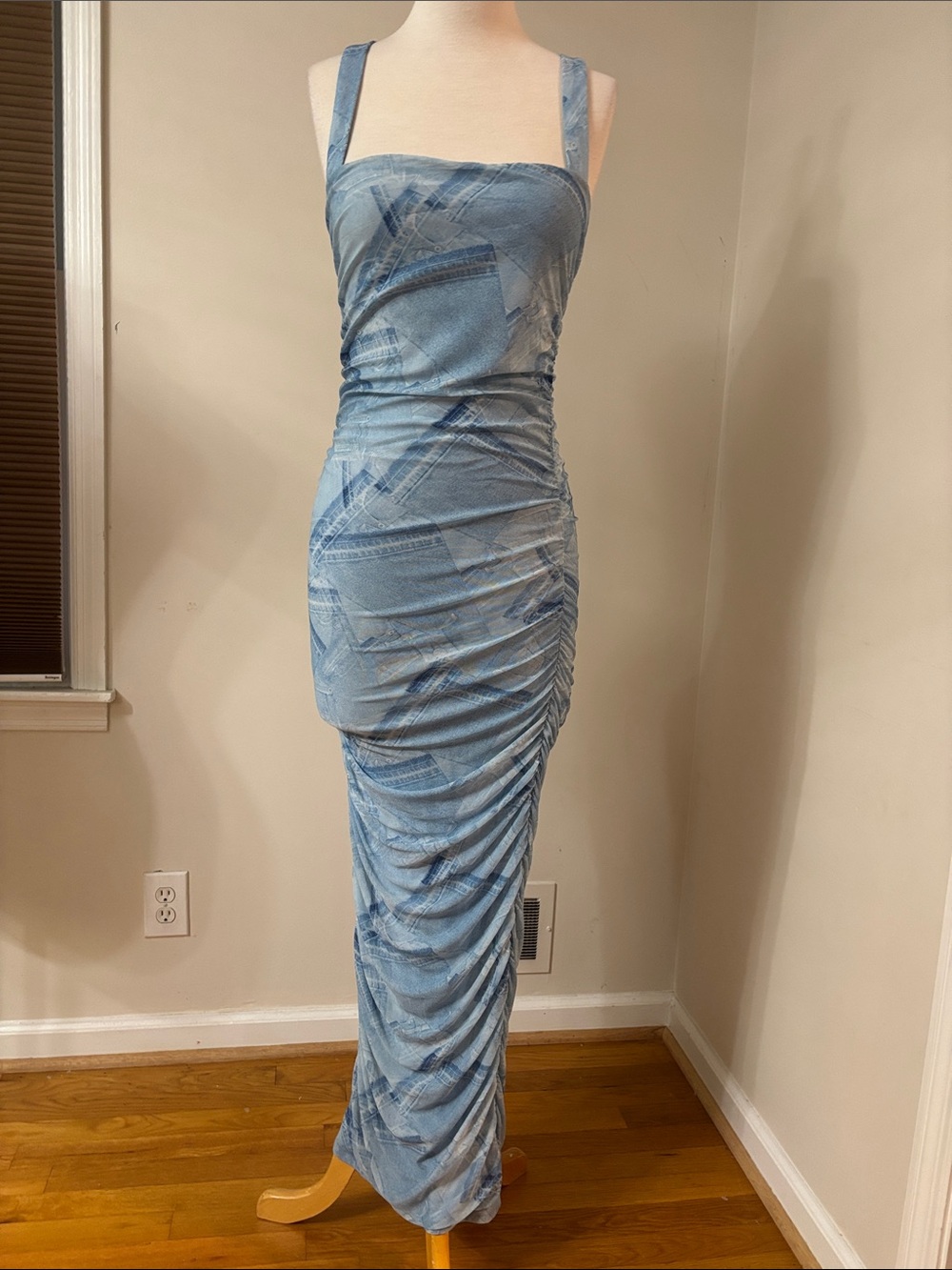 Good American Light Blue Ruched Square-Neck Maxi Dress